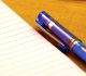 青色のペンとノート